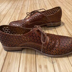 Patricia Nash Silvio Perforated Leather Oxford Shoes 7.5